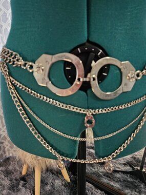 Vintage Handcuff Triple‑Chain Belt – Gothic / Y2K Punk – 39" – Hot Topic Era